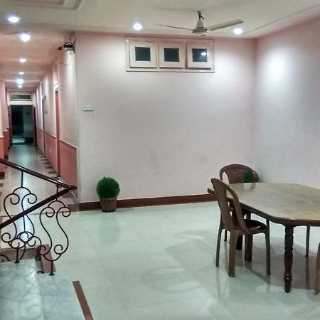 Hotel Varsa Dibrugarh Exterior foto