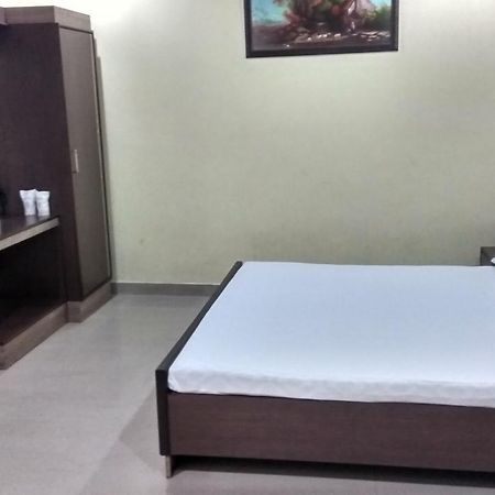 Hotel Varsa Dibrugarh Exterior foto