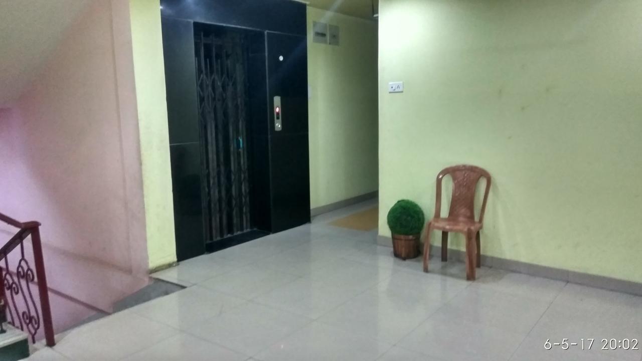 Hotel Varsa Dibrugarh Exterior foto