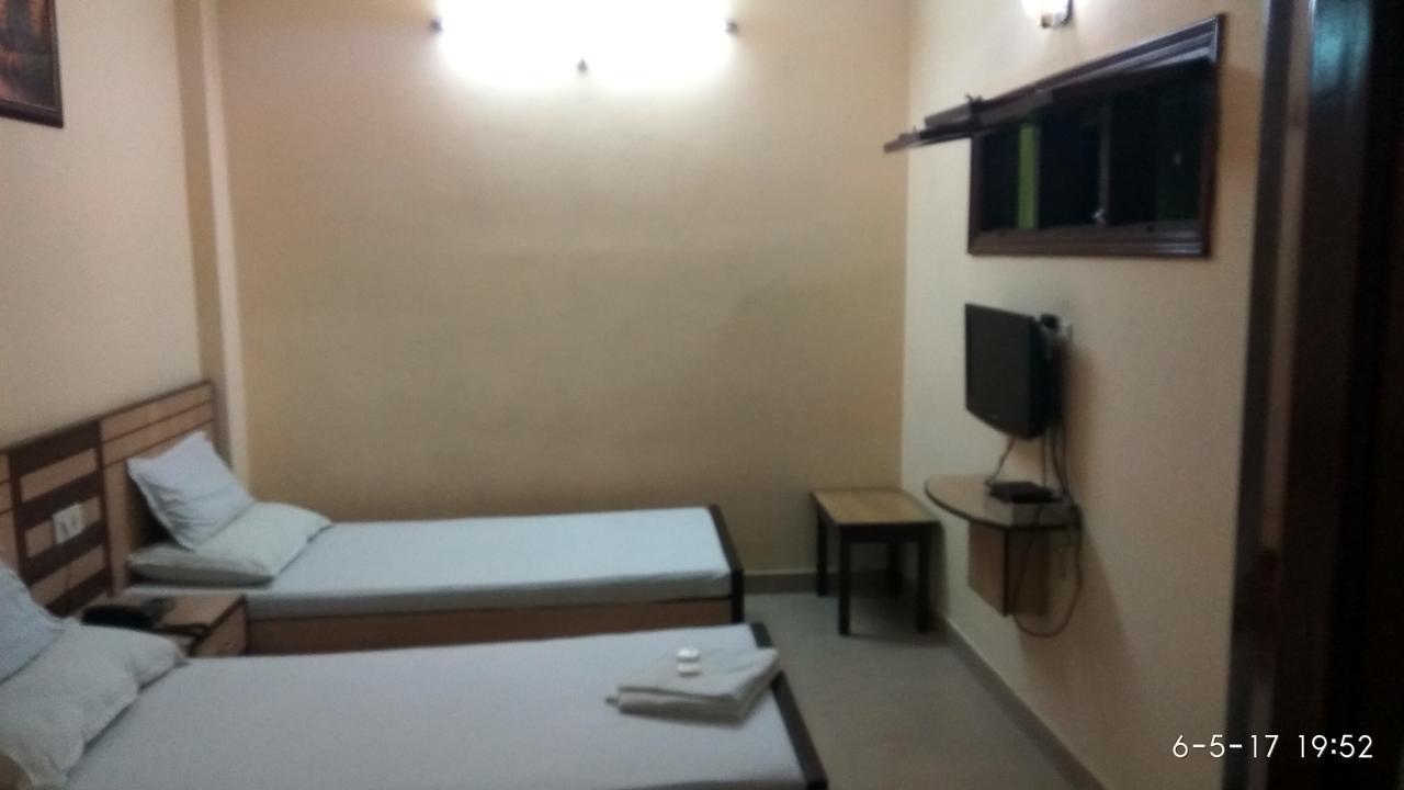 Hotel Varsa Dibrugarh Exterior foto