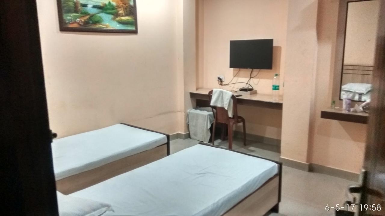 Hotel Varsa Dibrugarh Exterior foto