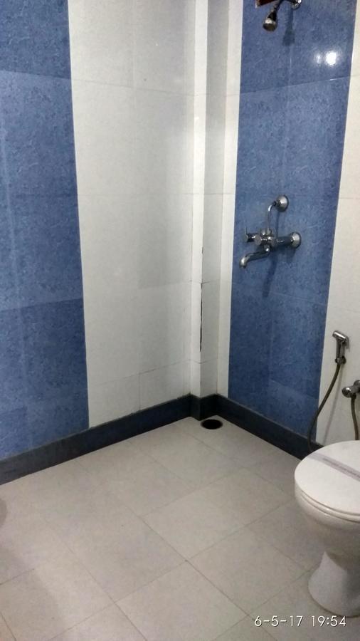 Hotel Varsa Dibrugarh Exterior foto